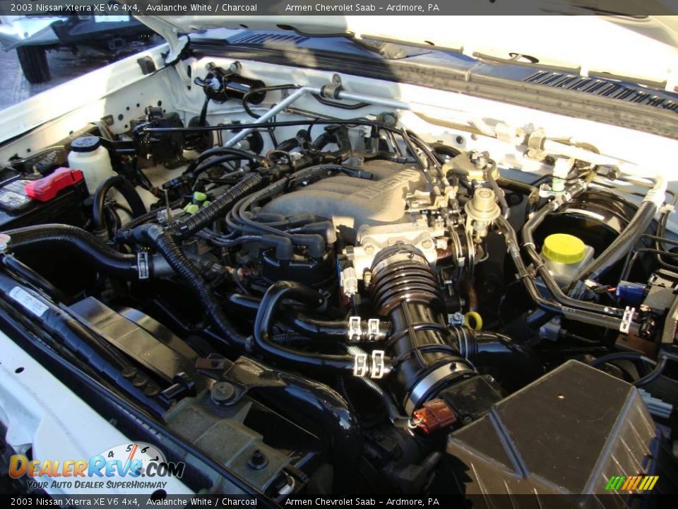 2003 Nissan Xterra XE V6 4x4 Avalanche White / Charcoal Photo #29