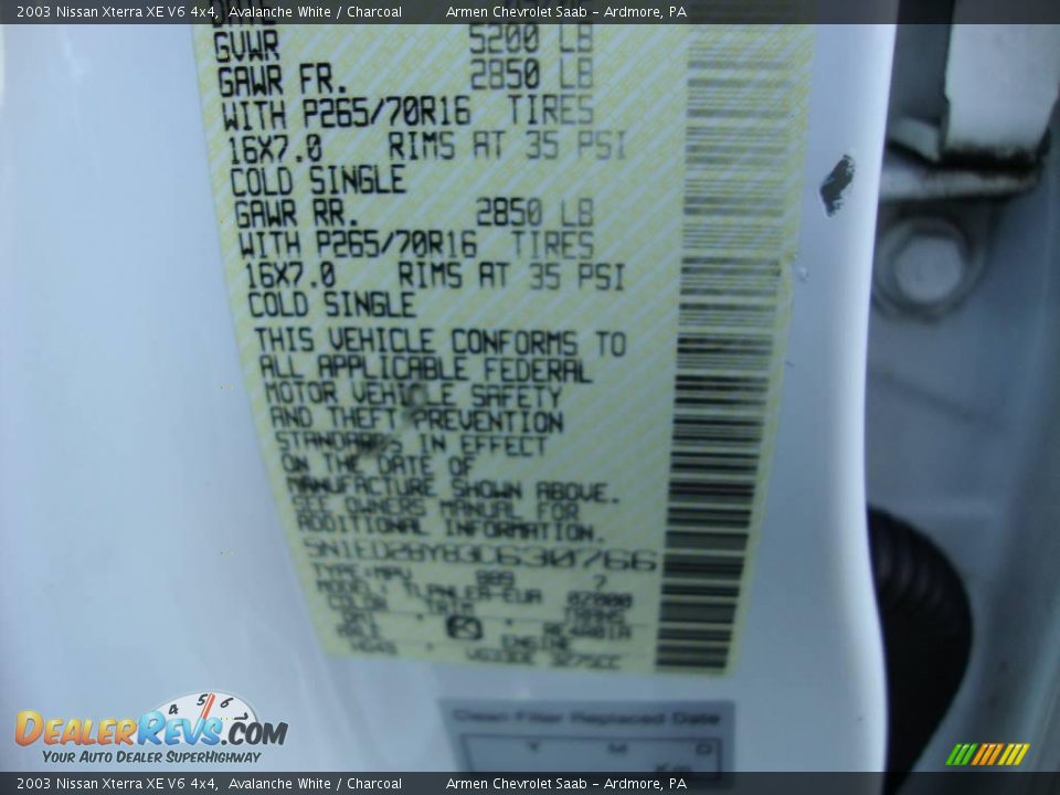 2003 Nissan Xterra XE V6 4x4 Avalanche White / Charcoal Photo #35