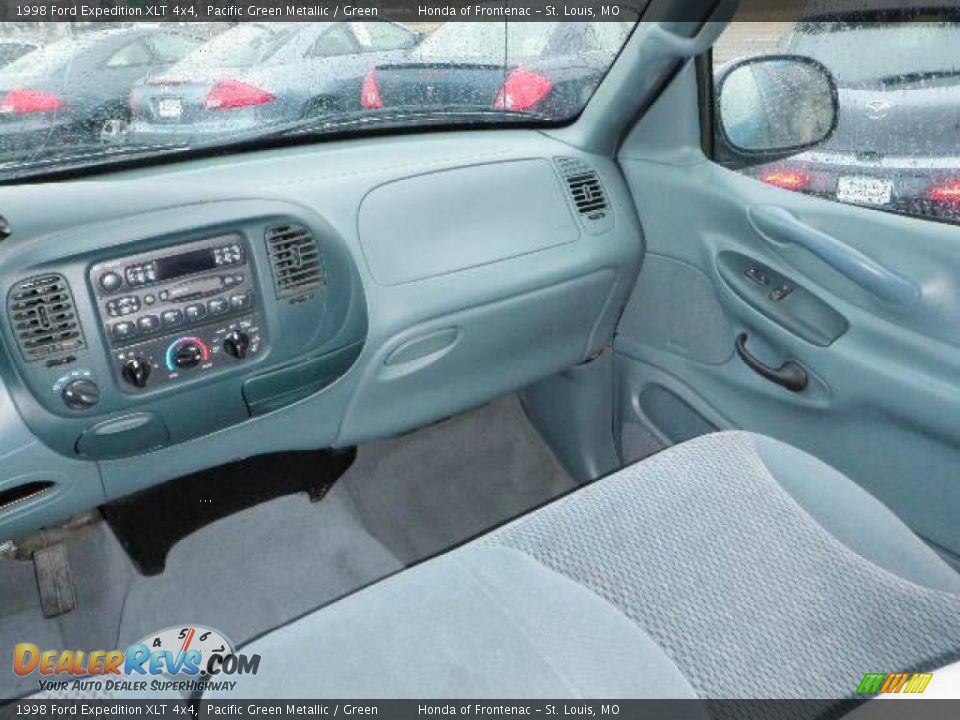 1998 Ford Expedition XLT 4x4 Pacific Green Metallic / Green Photo #13