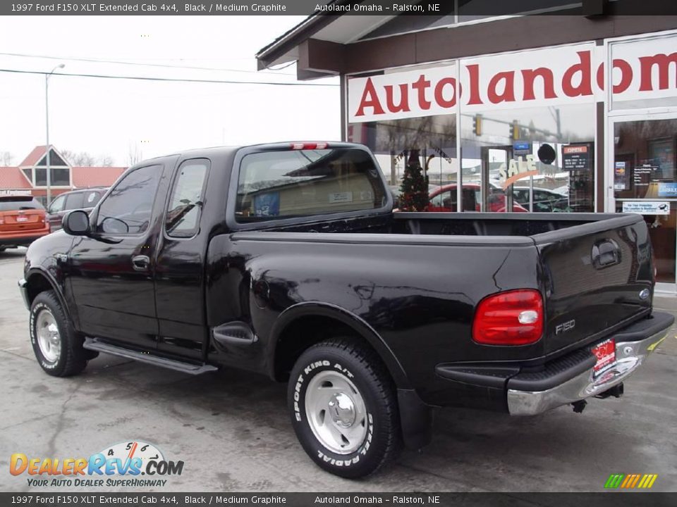 1997 Ford F150 XLT Extended Cab 4x4 Black / Medium Graphite Photo #4