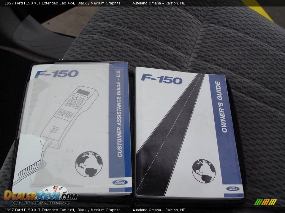 1997 Ford F150 XLT Extended Cab 4x4 Black / Medium Graphite Photo #14