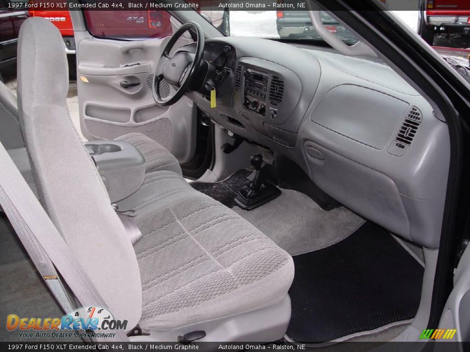 1997 Ford F150 XLT Extended Cab 4x4 Black / Medium Graphite Photo #15