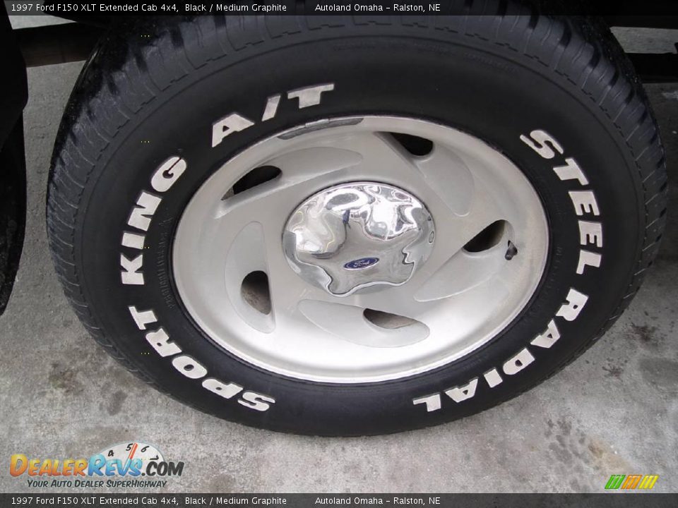 1997 Ford F150 XLT Extended Cab 4x4 Black / Medium Graphite Photo #18