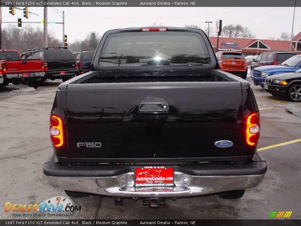 1997 Ford F150 XLT Extended Cab 4x4 Black / Medium Graphite Photo #21