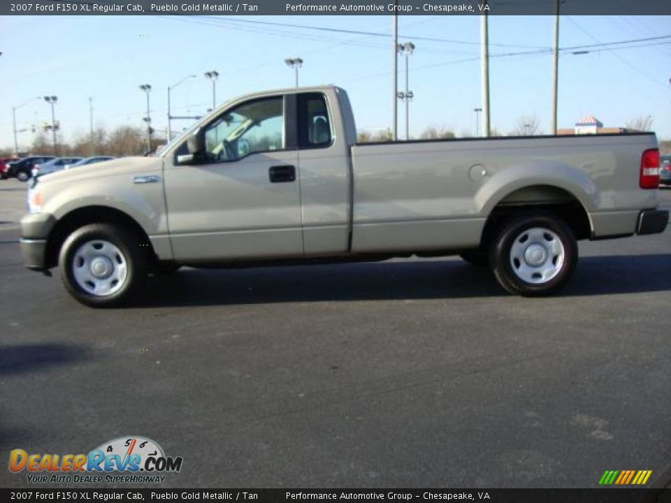 2007 Ford F150 XL Regular Cab Pueblo Gold Metallic / Tan Photo #2