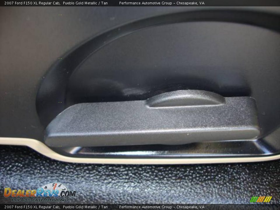 2007 Ford F150 XL Regular Cab Pueblo Gold Metallic / Tan Photo #12