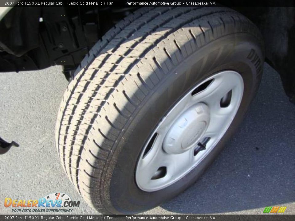 2007 Ford F150 XL Regular Cab Pueblo Gold Metallic / Tan Photo #17