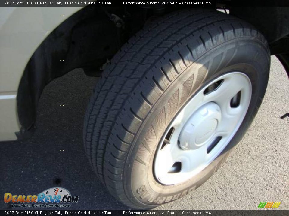 2007 Ford F150 XL Regular Cab Pueblo Gold Metallic / Tan Photo #21