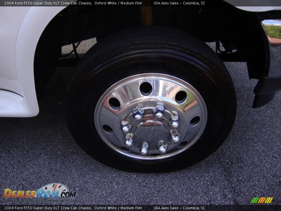 2004 Ford F550 Super Duty XLT Crew Cab Chassis Oxford White / Medium Flint Photo #9