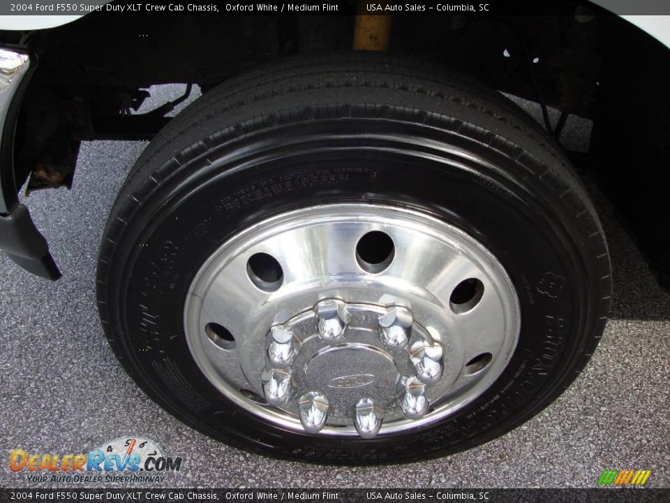 2004 Ford F550 Super Duty XLT Crew Cab Chassis Oxford White / Medium Flint Photo #14