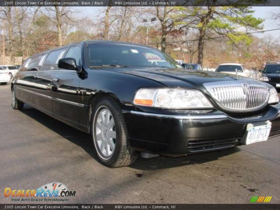 2005 Lincoln Town Car Executive Limousine Black / Black Photo #1