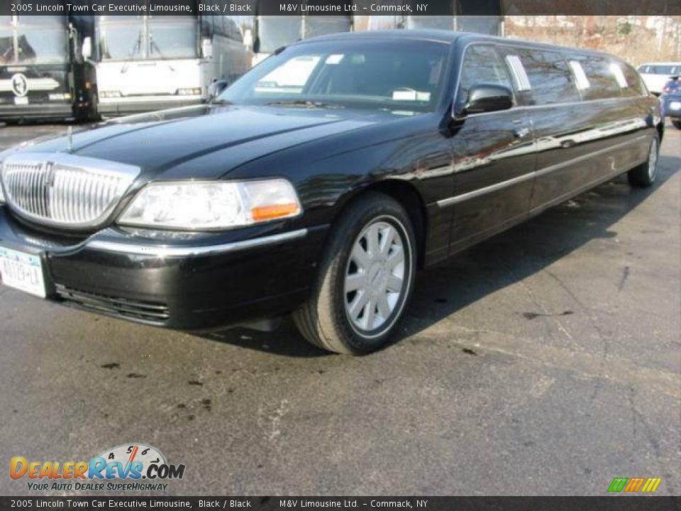 2005 Lincoln Town Car Executive Limousine Black / Black Photo #6