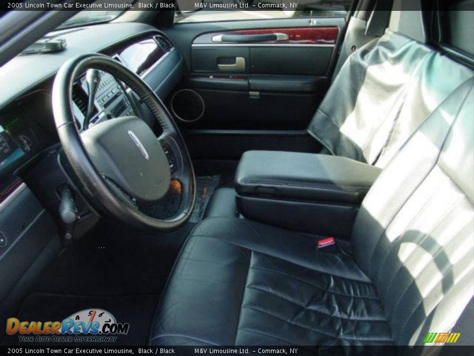 2005 Lincoln Town Car Executive Limousine Black / Black Photo #28