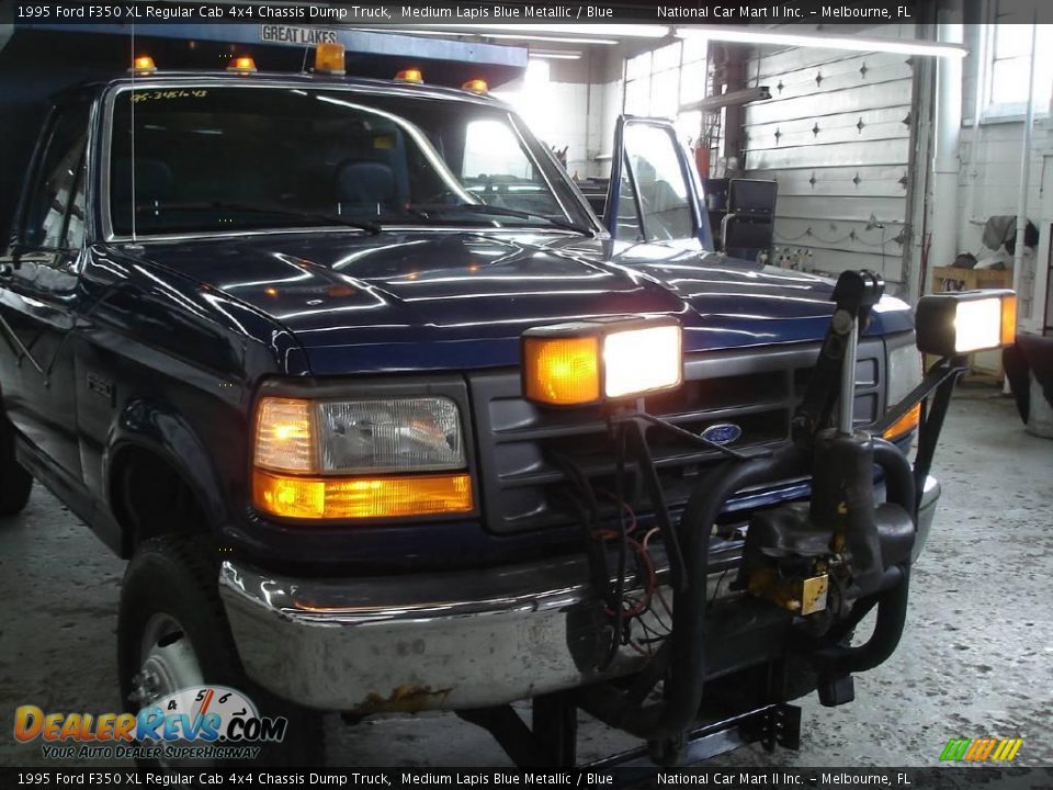 1995 Ford F350 XL Regular Cab 4x4 Chassis Dump Truck Medium Lapis Blue Metallic / Blue Photo #34