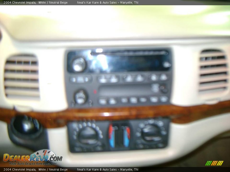 2004 Chevrolet Impala White / Neutral Beige Photo #12