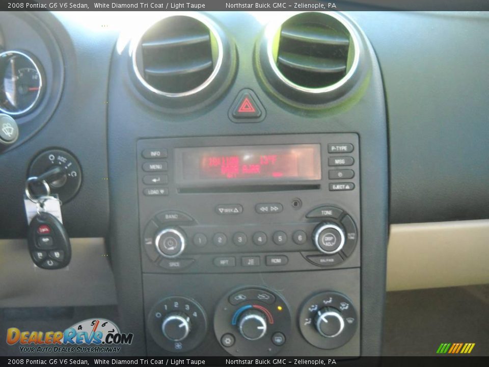 2008 Pontiac G6 V6 Sedan White Diamond Tri Coat / Light Taupe Photo #17
