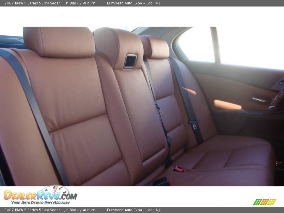 2007 BMW 5 Series 530xi Sedan Jet Black / Auburn Photo #11