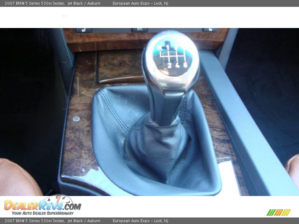 2007 BMW 5 Series 530xi Sedan Jet Black / Auburn Photo #16