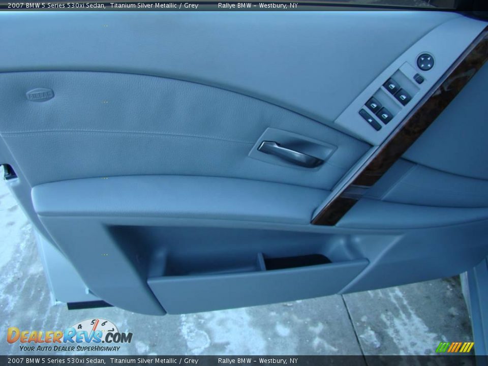 2007 BMW 5 Series 530xi Sedan Titanium Silver Metallic / Grey Photo #7