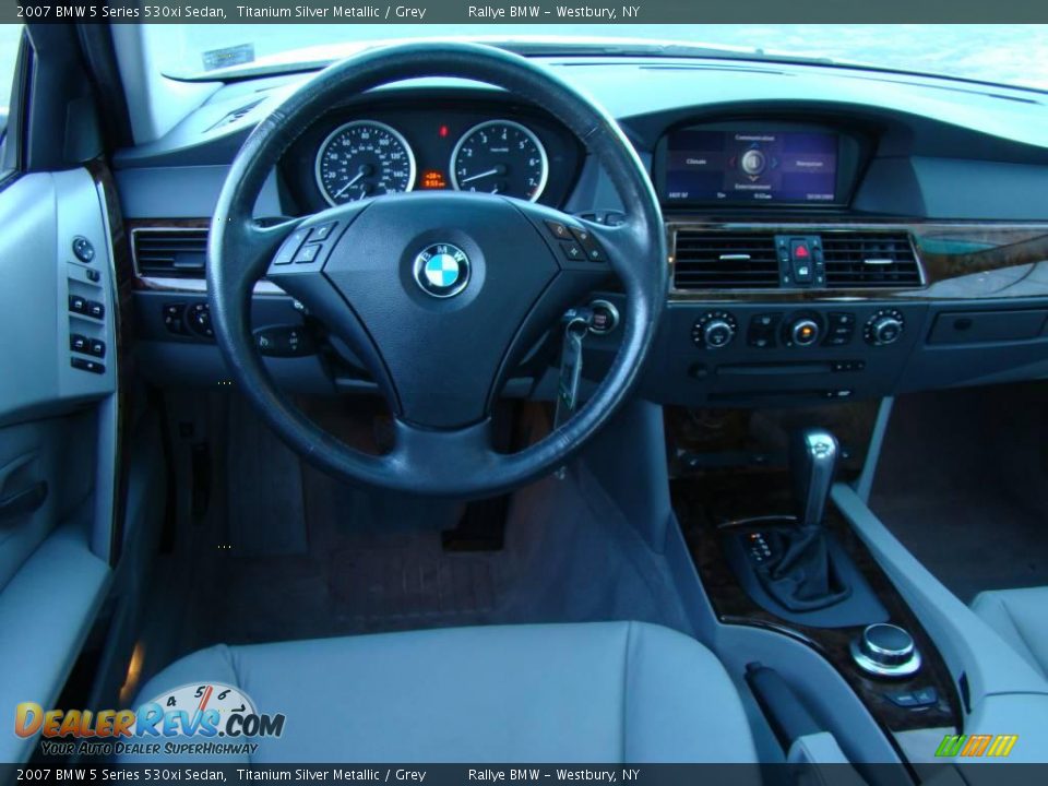 2007 BMW 5 Series 530xi Sedan Titanium Silver Metallic / Grey Photo #12