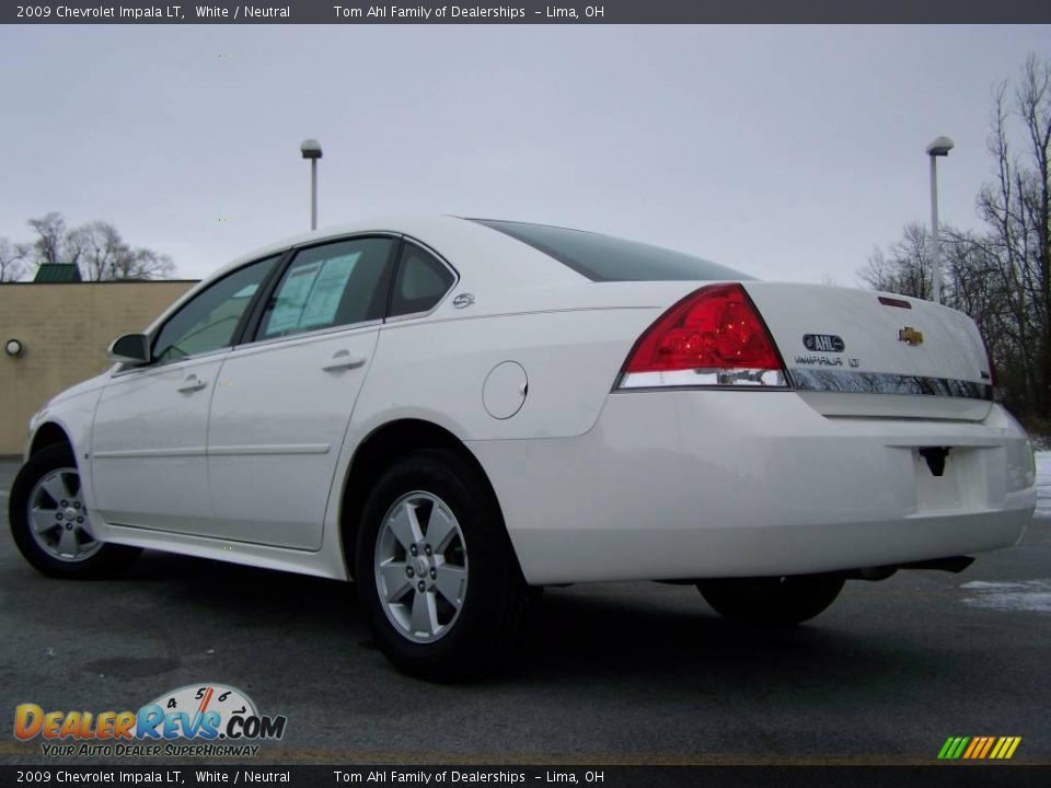 2009 Chevrolet Impala LT White / Neutral Photo #4