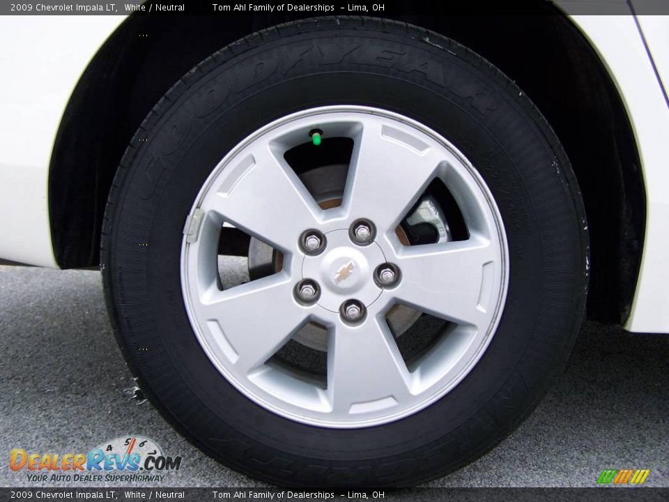 2009 Chevrolet Impala LT White / Neutral Photo #8