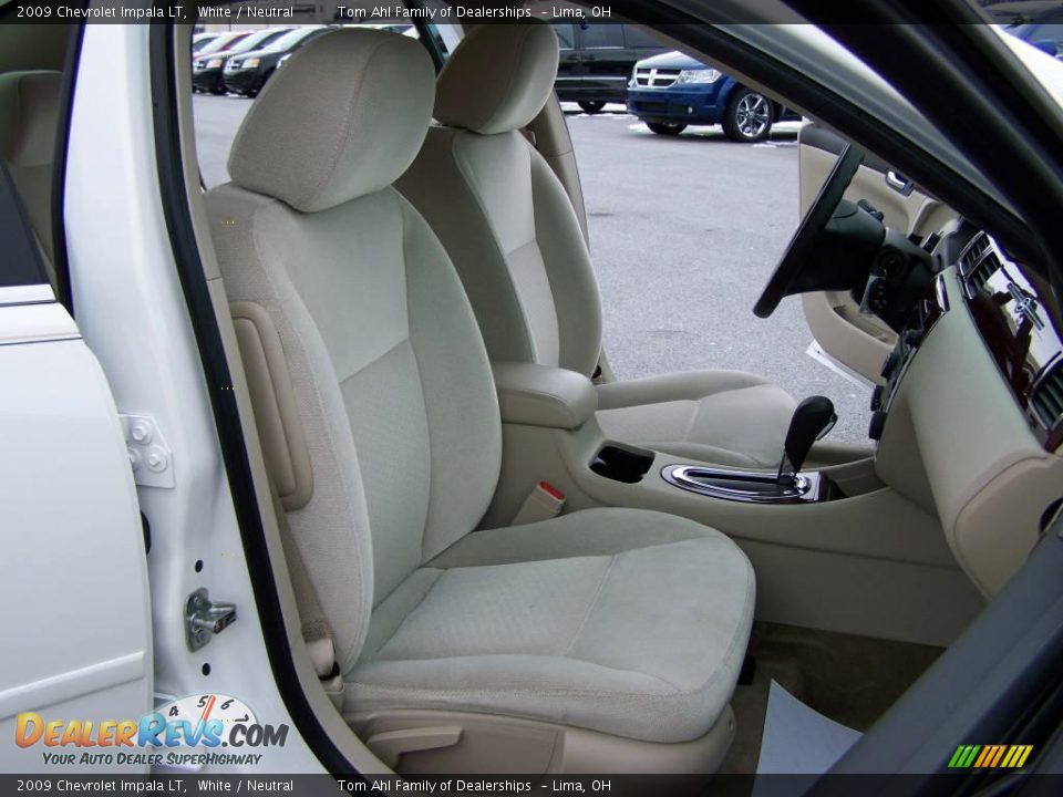 2009 Chevrolet Impala LT White / Neutral Photo #13