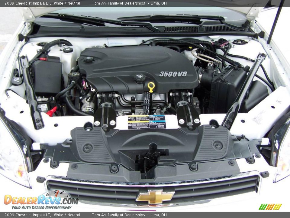 2009 Chevrolet Impala LT White / Neutral Photo #15