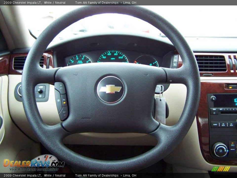 2009 Chevrolet Impala LT White / Neutral Photo #17