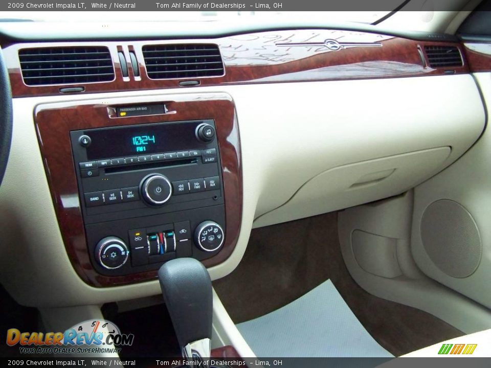 2009 Chevrolet Impala LT White / Neutral Photo #18