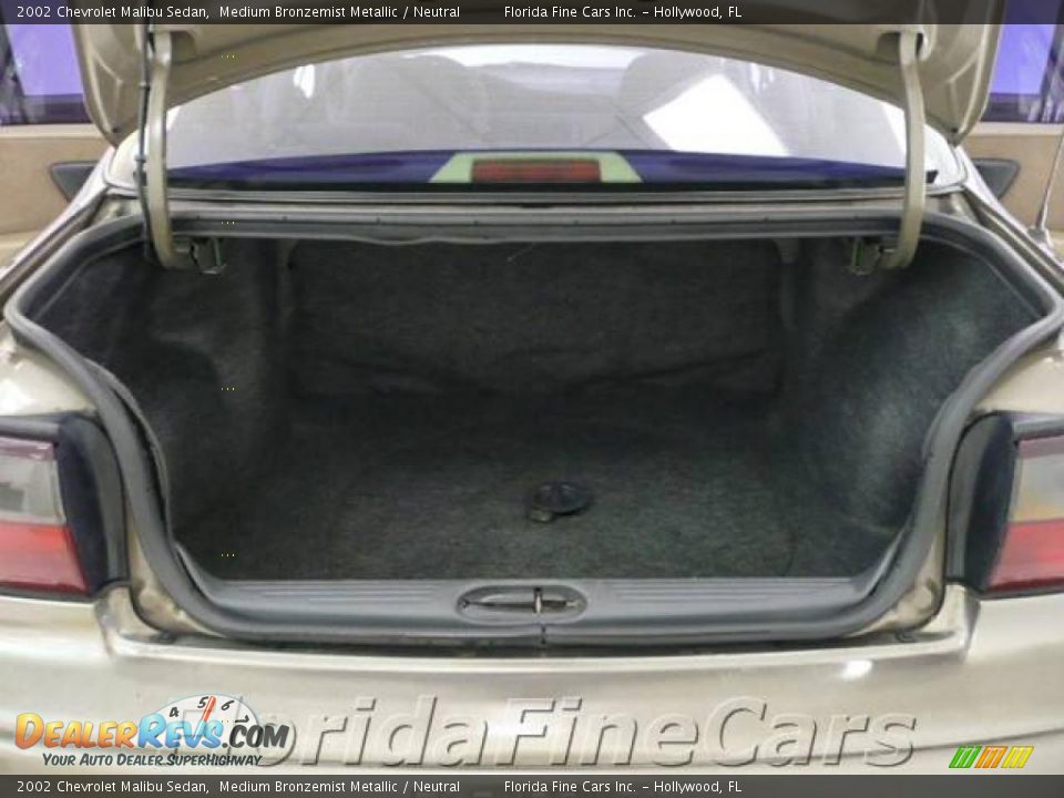 2002 Chevrolet Malibu Sedan Medium Bronzemist Metallic / Neutral Photo #10