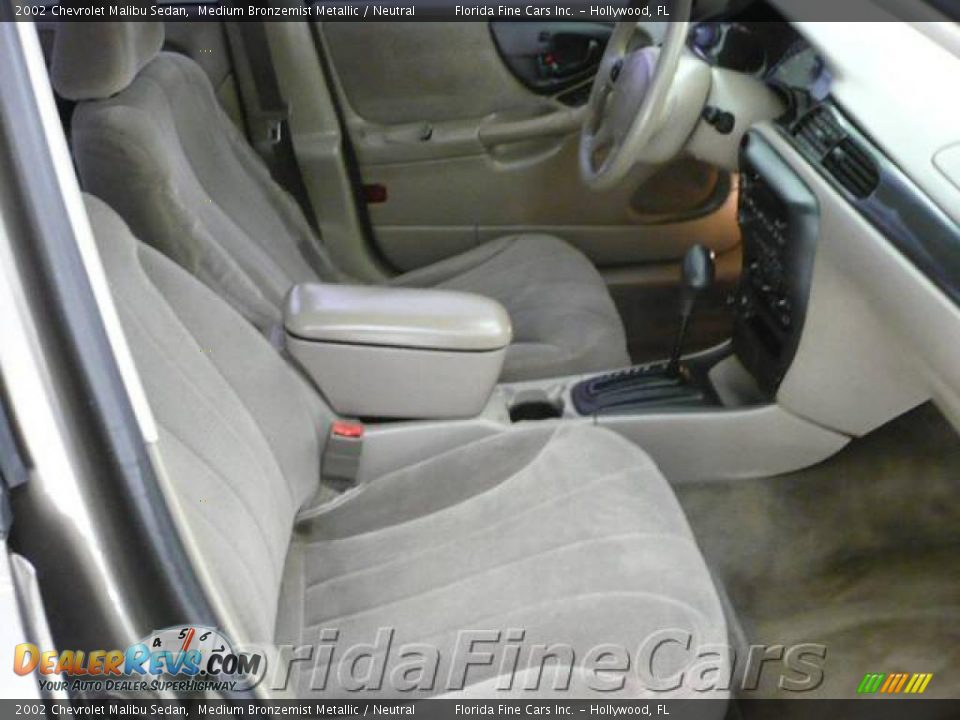 2002 Chevrolet Malibu Sedan Medium Bronzemist Metallic / Neutral Photo #12