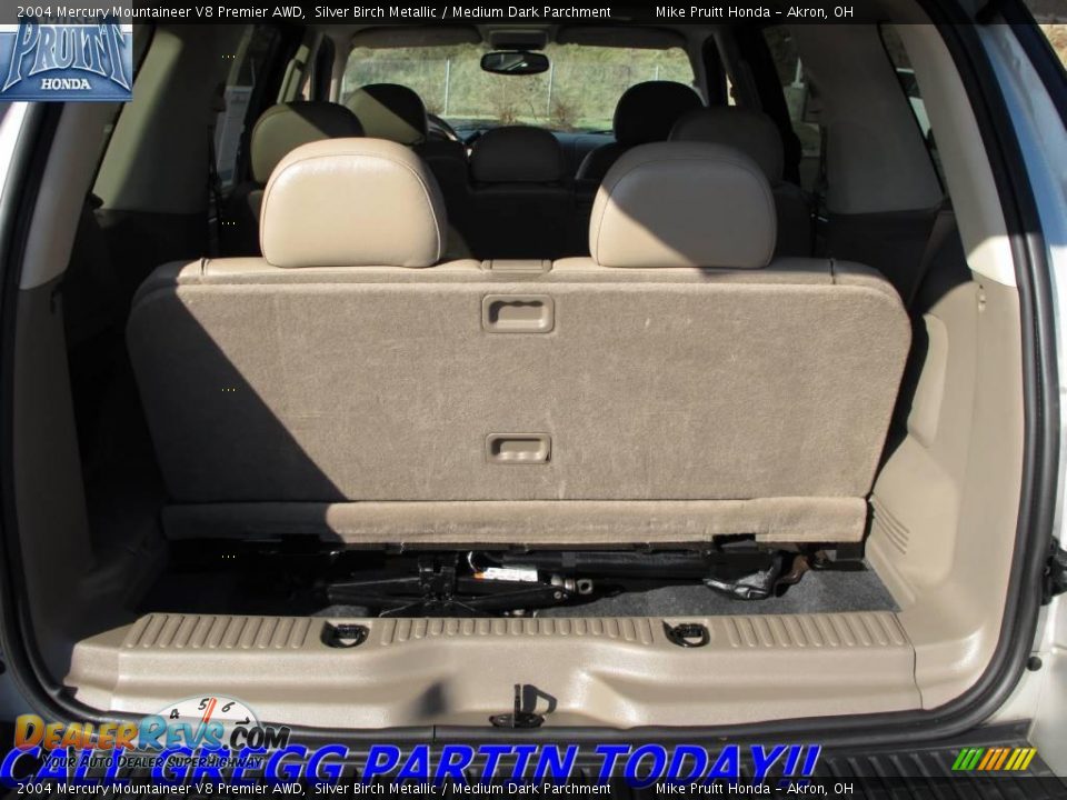 2004 Mercury Mountaineer V8 Premier AWD Silver Birch Metallic / Medium Dark Parchment Photo #9
