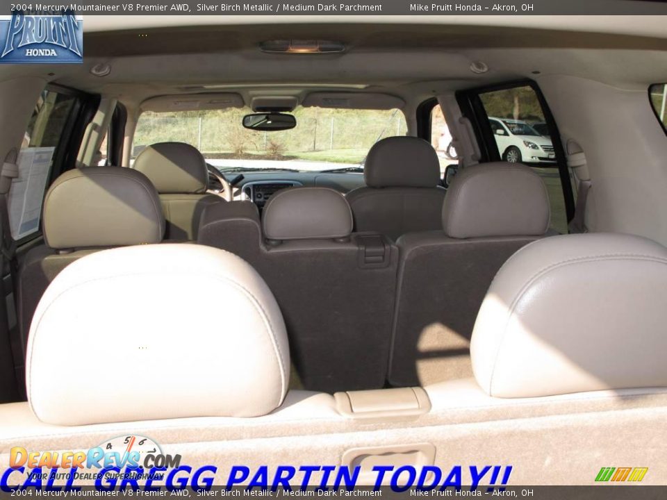 2004 Mercury Mountaineer V8 Premier AWD Silver Birch Metallic / Medium Dark Parchment Photo #10