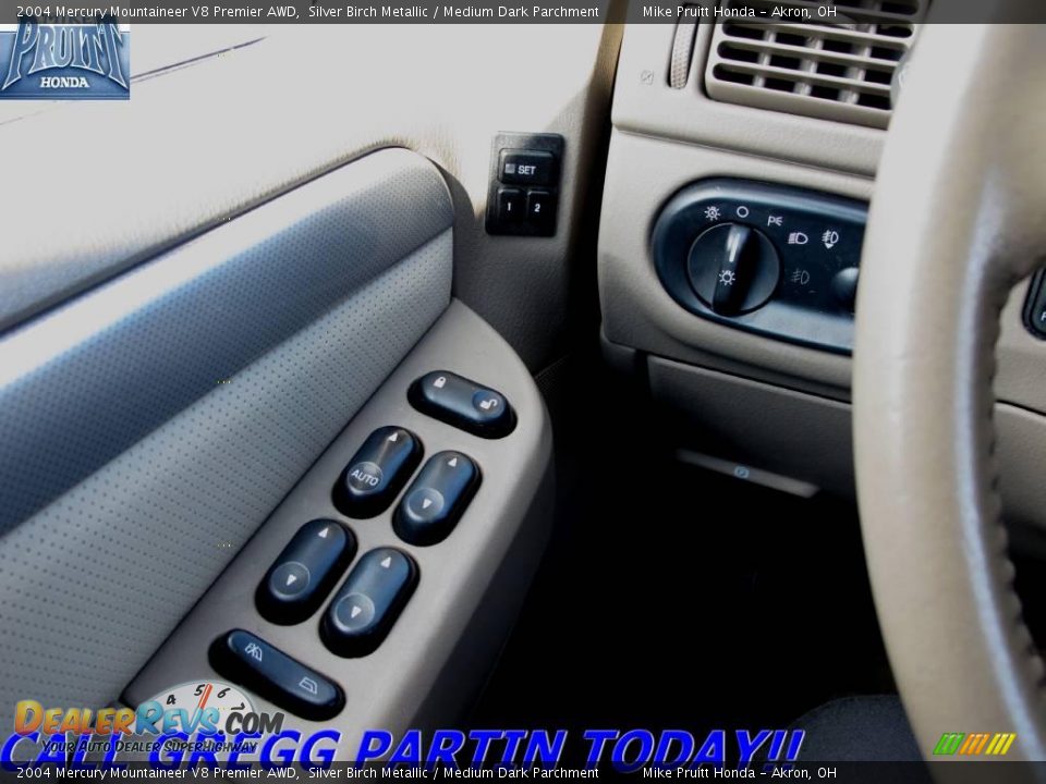 2004 Mercury Mountaineer V8 Premier AWD Silver Birch Metallic / Medium Dark Parchment Photo #20