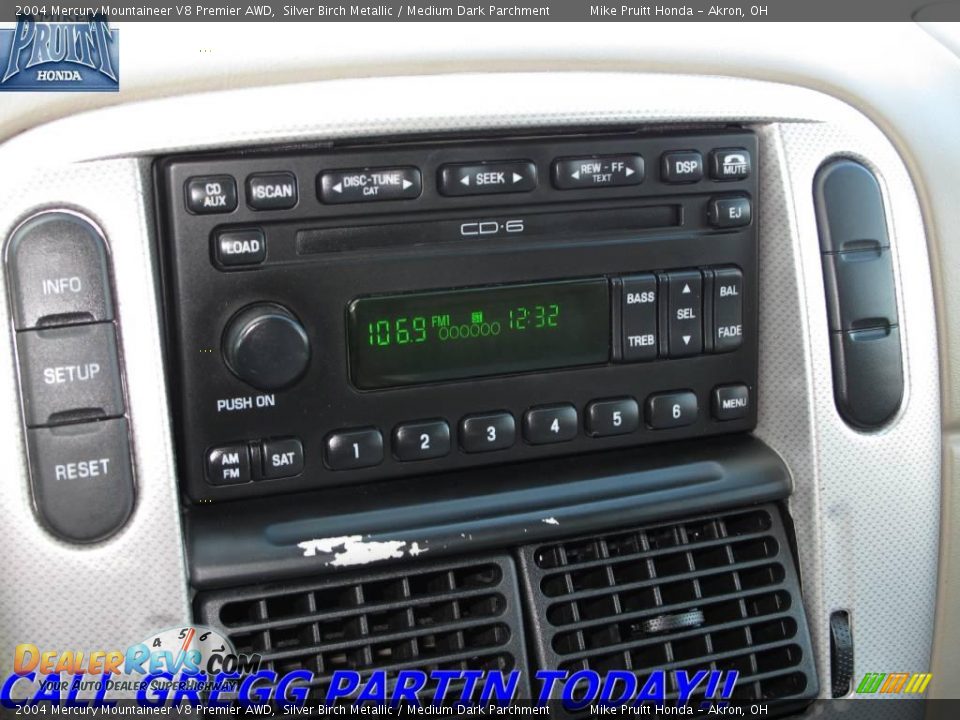 2004 Mercury Mountaineer V8 Premier AWD Silver Birch Metallic / Medium Dark Parchment Photo #22