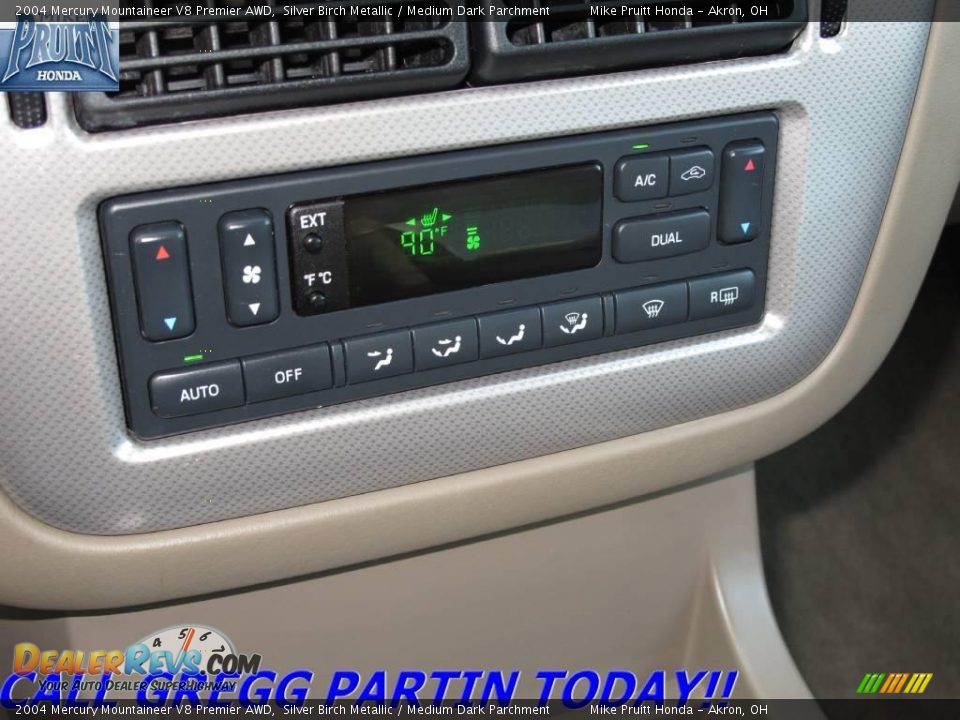 2004 Mercury Mountaineer V8 Premier AWD Silver Birch Metallic / Medium Dark Parchment Photo #23