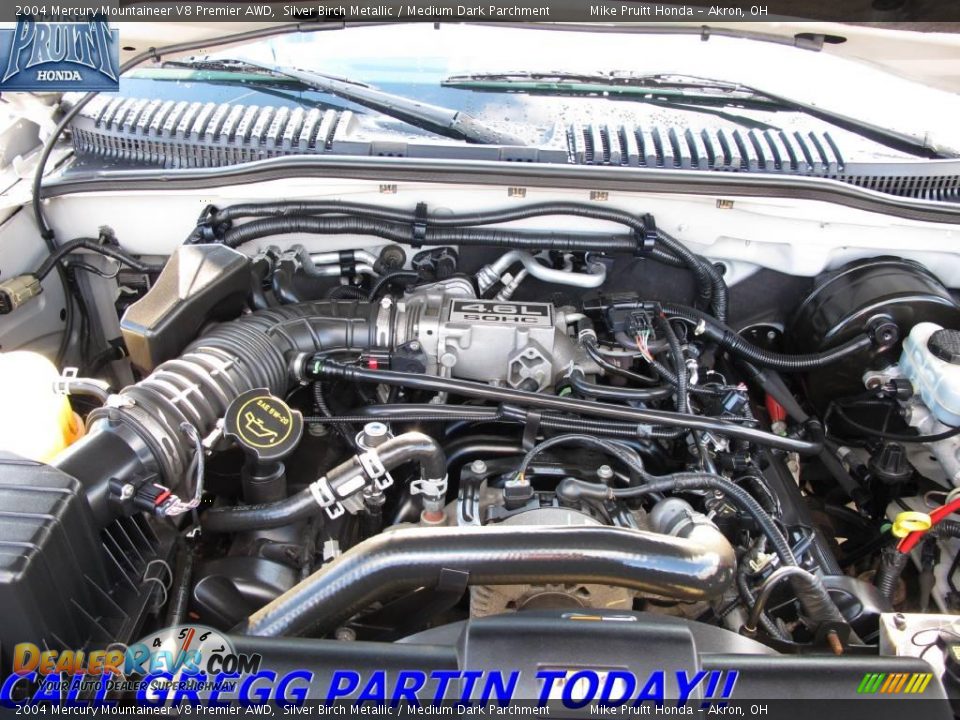 2004 Mercury Mountaineer V8 Premier AWD Silver Birch Metallic / Medium Dark Parchment Photo #25