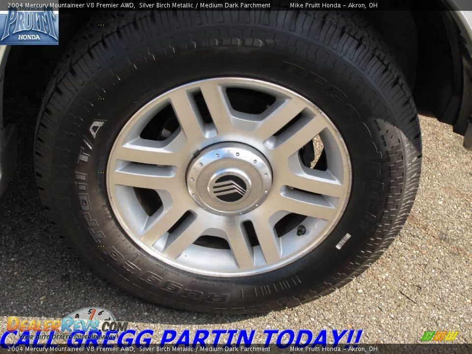 2004 Mercury Mountaineer V8 Premier AWD Silver Birch Metallic / Medium Dark Parchment Photo #27