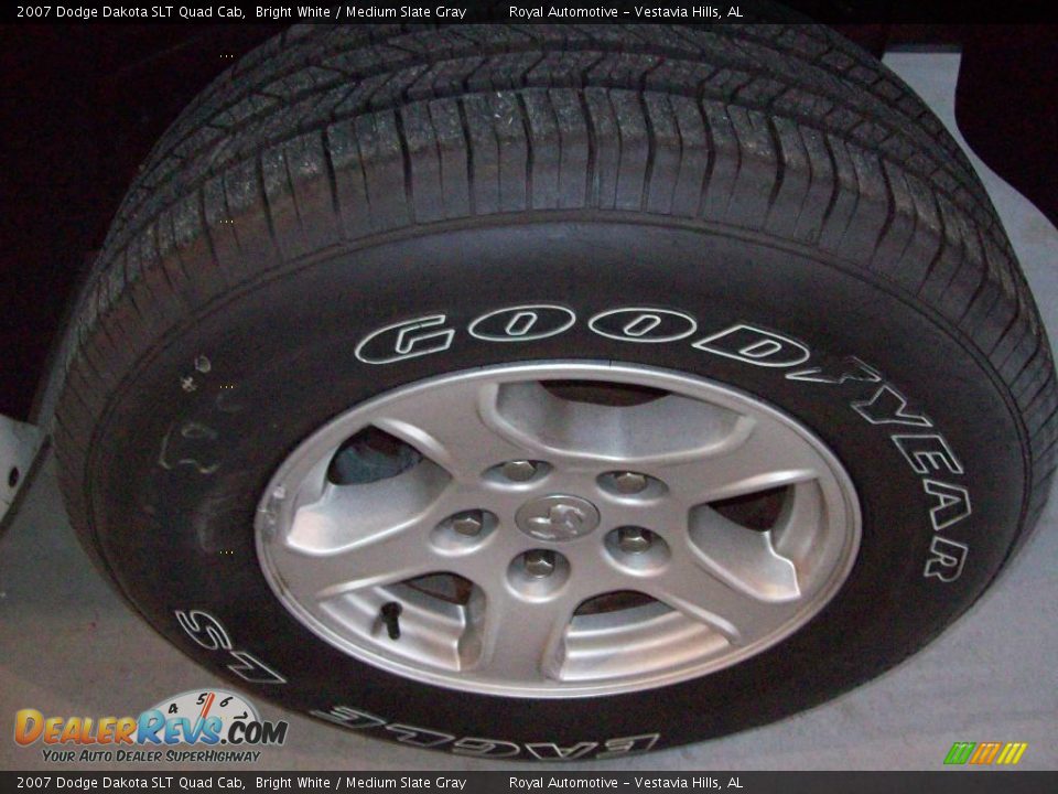 2007 Dodge Dakota SLT Quad Cab Bright White / Medium Slate Gray Photo #8