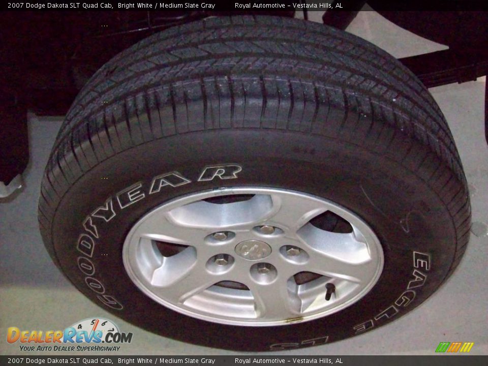 2007 Dodge Dakota SLT Quad Cab Bright White / Medium Slate Gray Photo #10