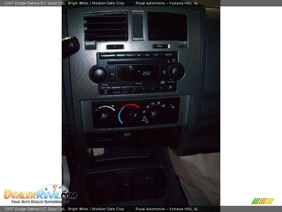 2007 Dodge Dakota SLT Quad Cab Bright White / Medium Slate Gray Photo #16