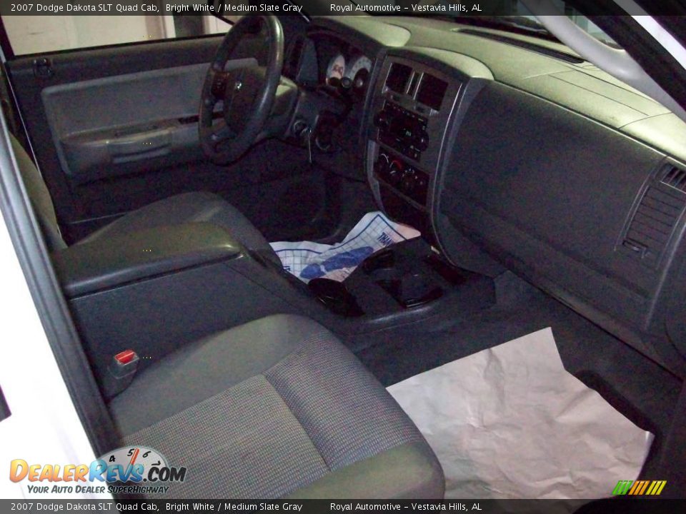 2007 Dodge Dakota SLT Quad Cab Bright White / Medium Slate Gray Photo #26