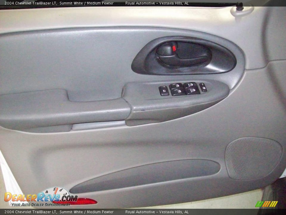 2004 Chevrolet TrailBlazer LT Summit White / Medium Pewter Photo #11