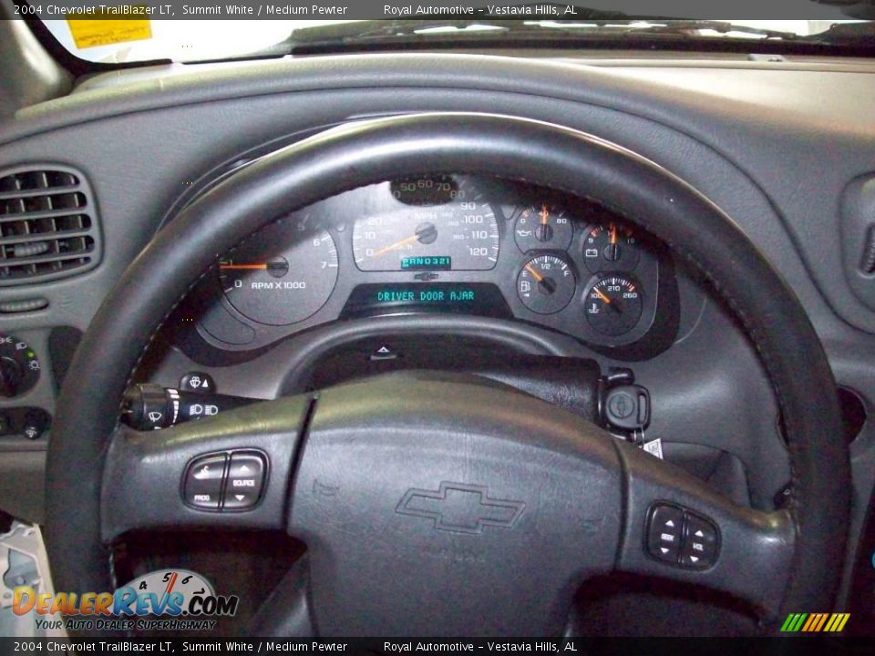 2004 Chevrolet TrailBlazer LT Summit White / Medium Pewter Photo #14