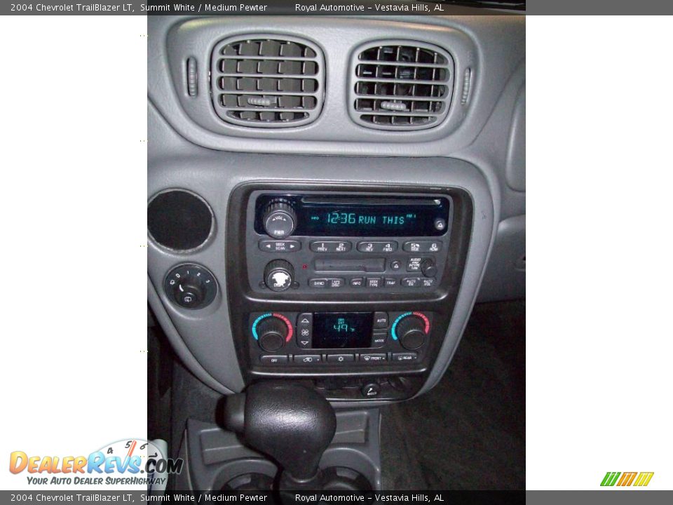 2004 Chevrolet TrailBlazer LT Summit White / Medium Pewter Photo #17