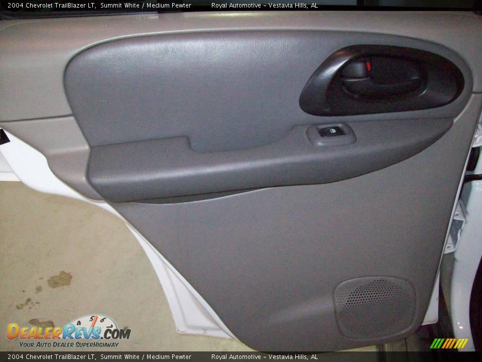 2004 Chevrolet TrailBlazer LT Summit White / Medium Pewter Photo #20
