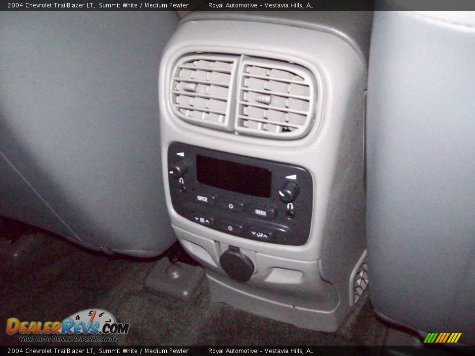 2004 Chevrolet TrailBlazer LT Summit White / Medium Pewter Photo #27
