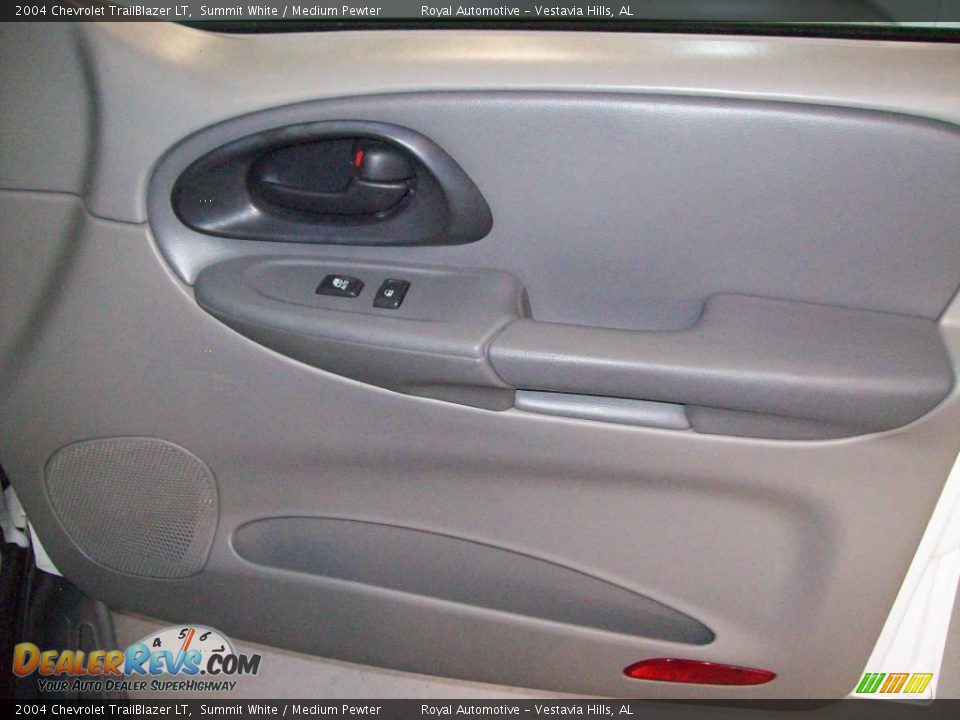 2004 Chevrolet TrailBlazer LT Summit White / Medium Pewter Photo #28