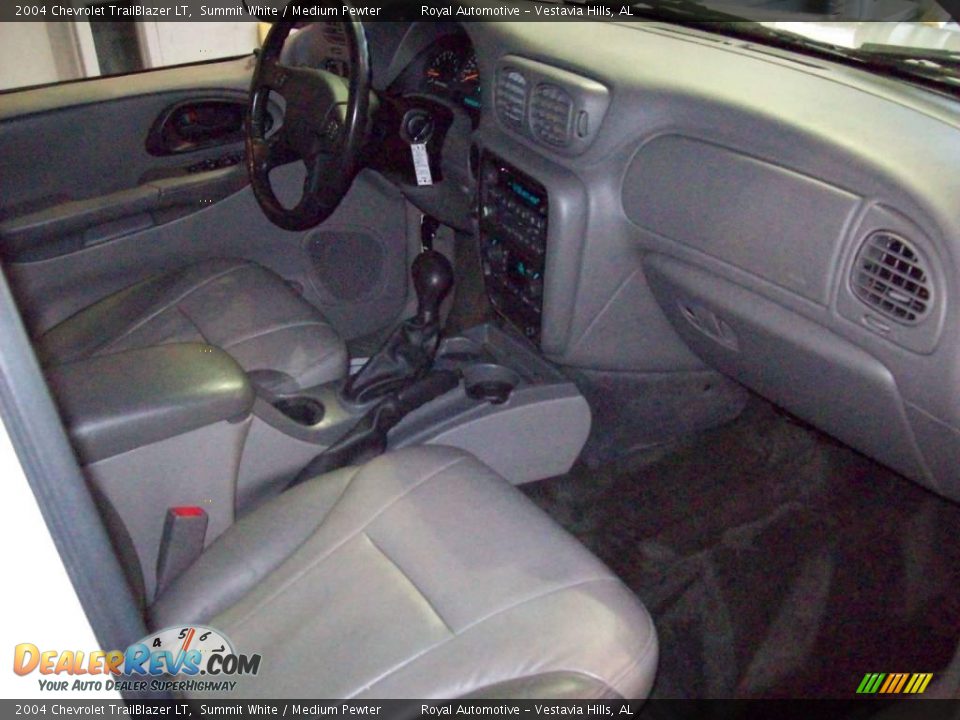 2004 Chevrolet TrailBlazer LT Summit White / Medium Pewter Photo #29